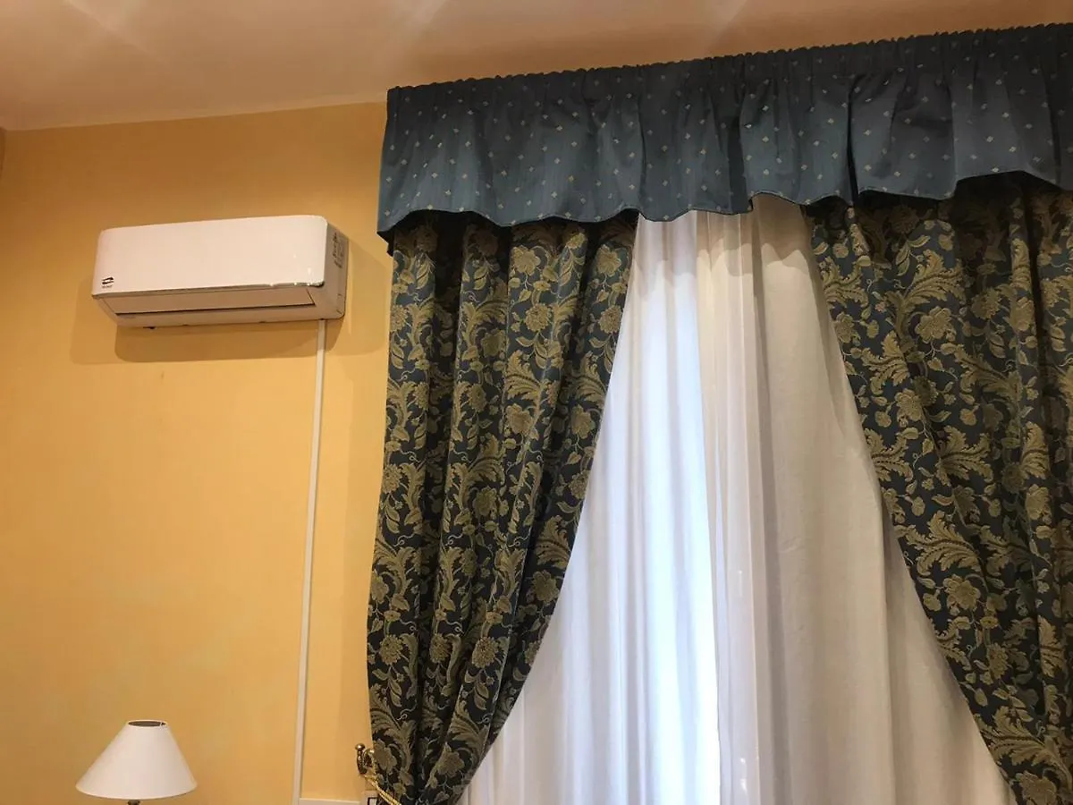 Bed and Breakfast la casa di romi Aeroporto di Catania Fontana Rossa 0*,  Italia