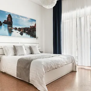  Affittacamere Aulino House